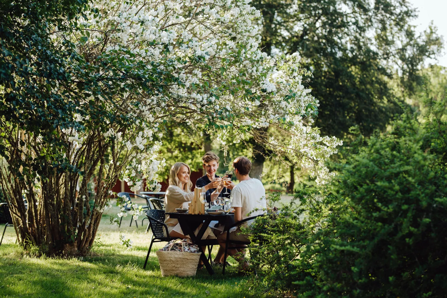 Trädgårdslunch på Wallby Säteri, Vetlanda, Småland